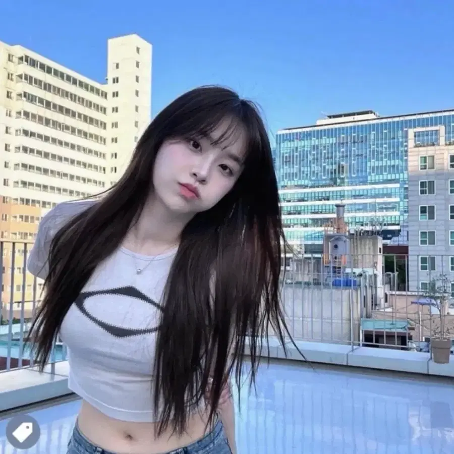 미스치프 롬버스 미니 티셔츠 블랙 스카이