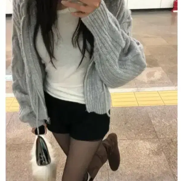 베르니 레이지 니트 후드집업 그레이