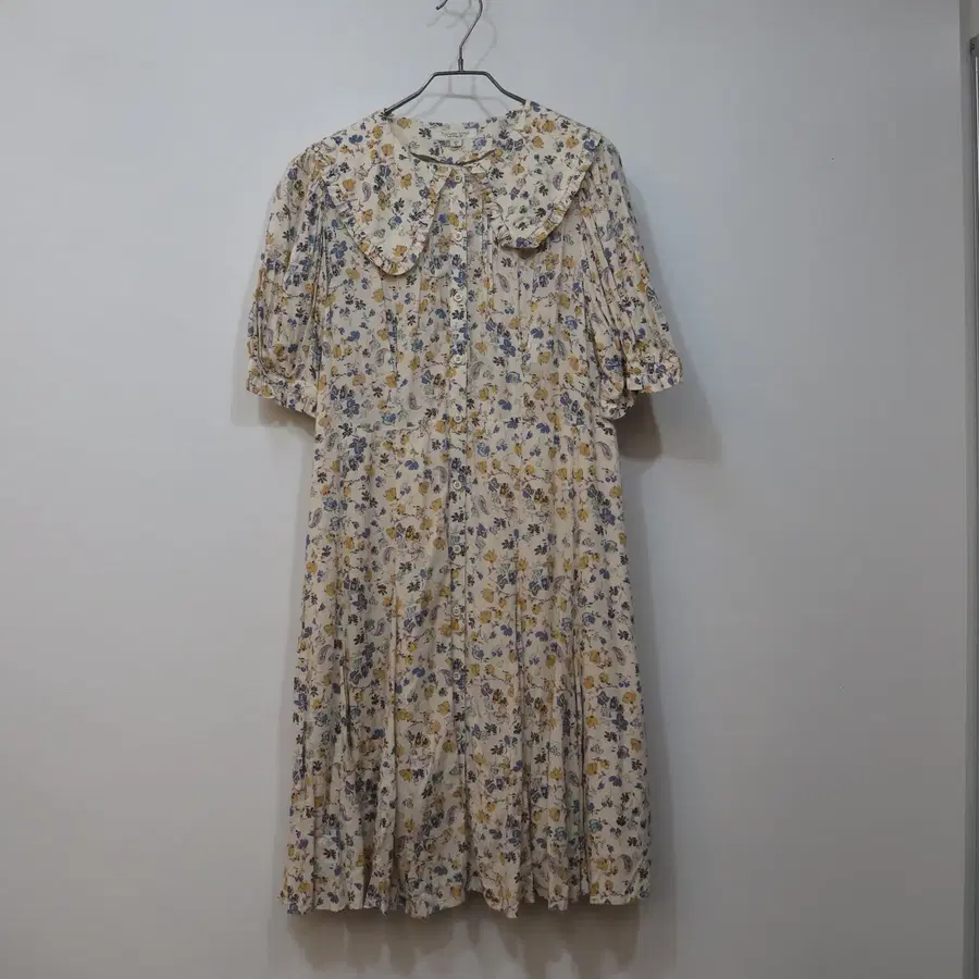 써스데이아일랜드 빅카라 플라워 원피스