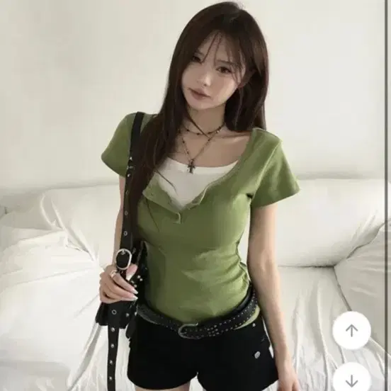 레이어드 일체형 버튼 유넥 여름 반팔 티셔츠