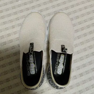 SKECHERS 슬립온 레오파드 무늬