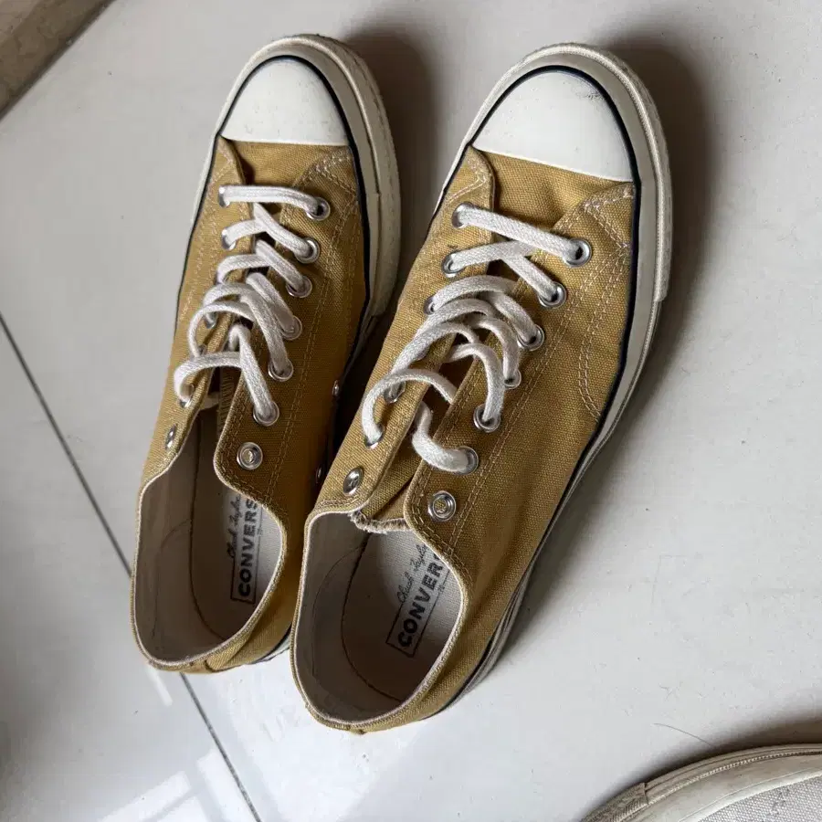 [275] CONVERSE 컨버스 척테일러 올스타 로우 옐로우 겨자색