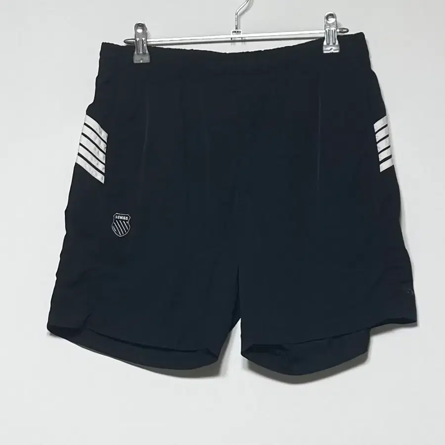 K-SWISS 반바지 블랙 3선 포인트