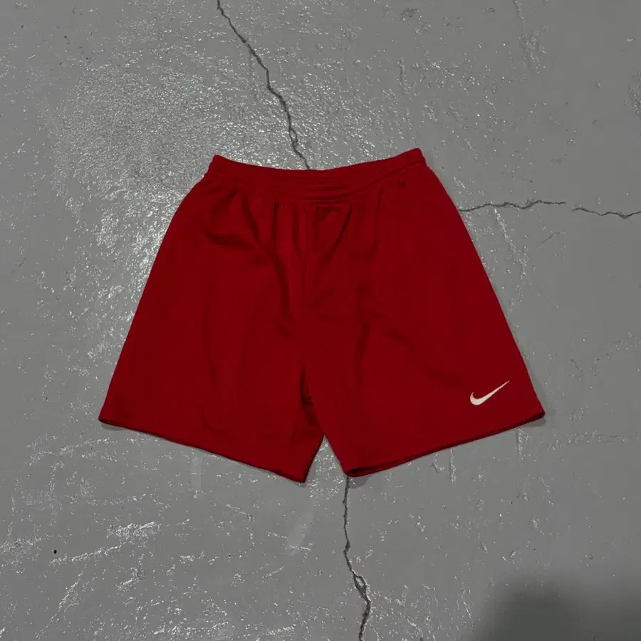 90s 빈티지 나이키(Nike) 스우시 레드 트레이닝 쇼츠