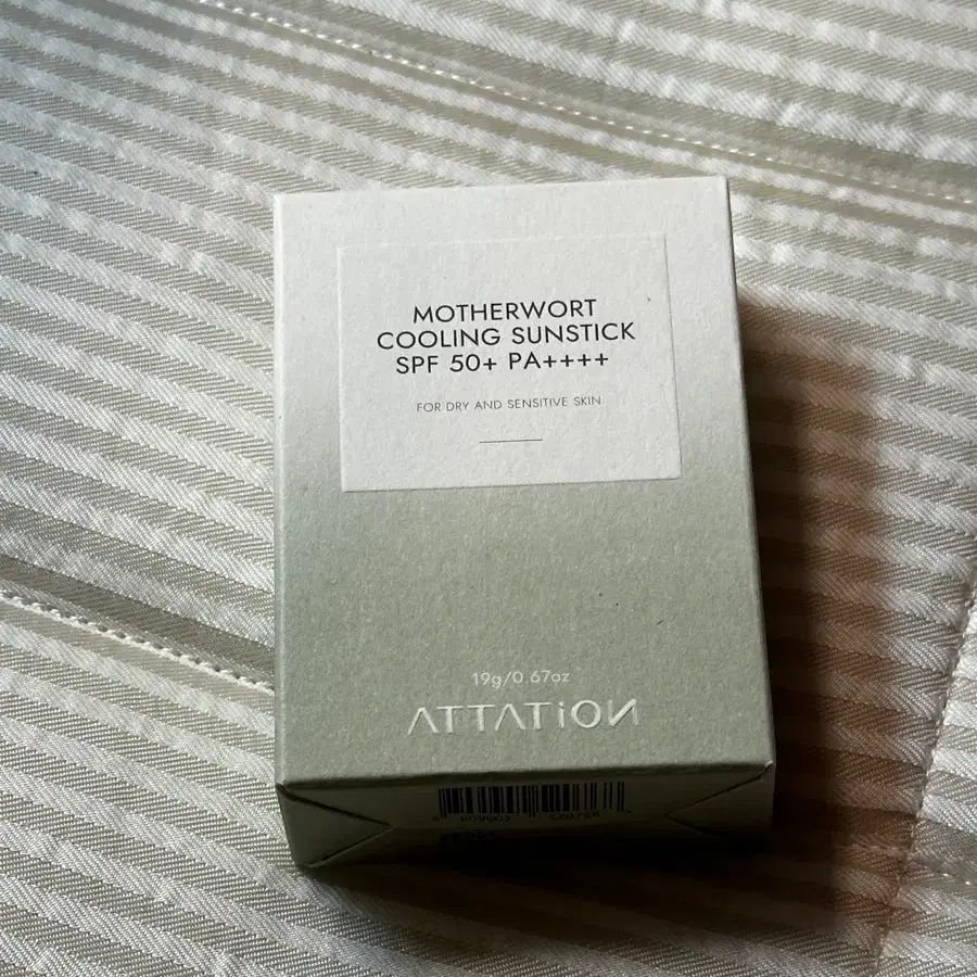 어테이션 익모초 쿨링 선스틱 SPF50+ PA++++ 19g