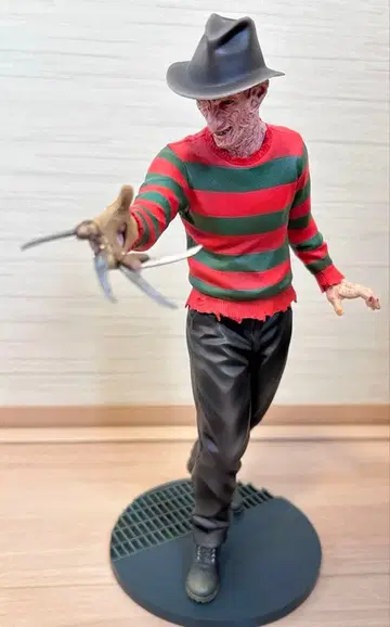 ARTFX 프레디 크루거 - 엘름 거리의 악몽