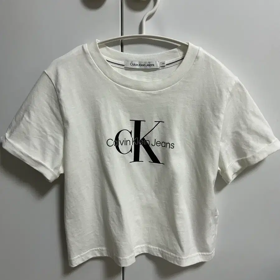 캘빈 ck 크롭티