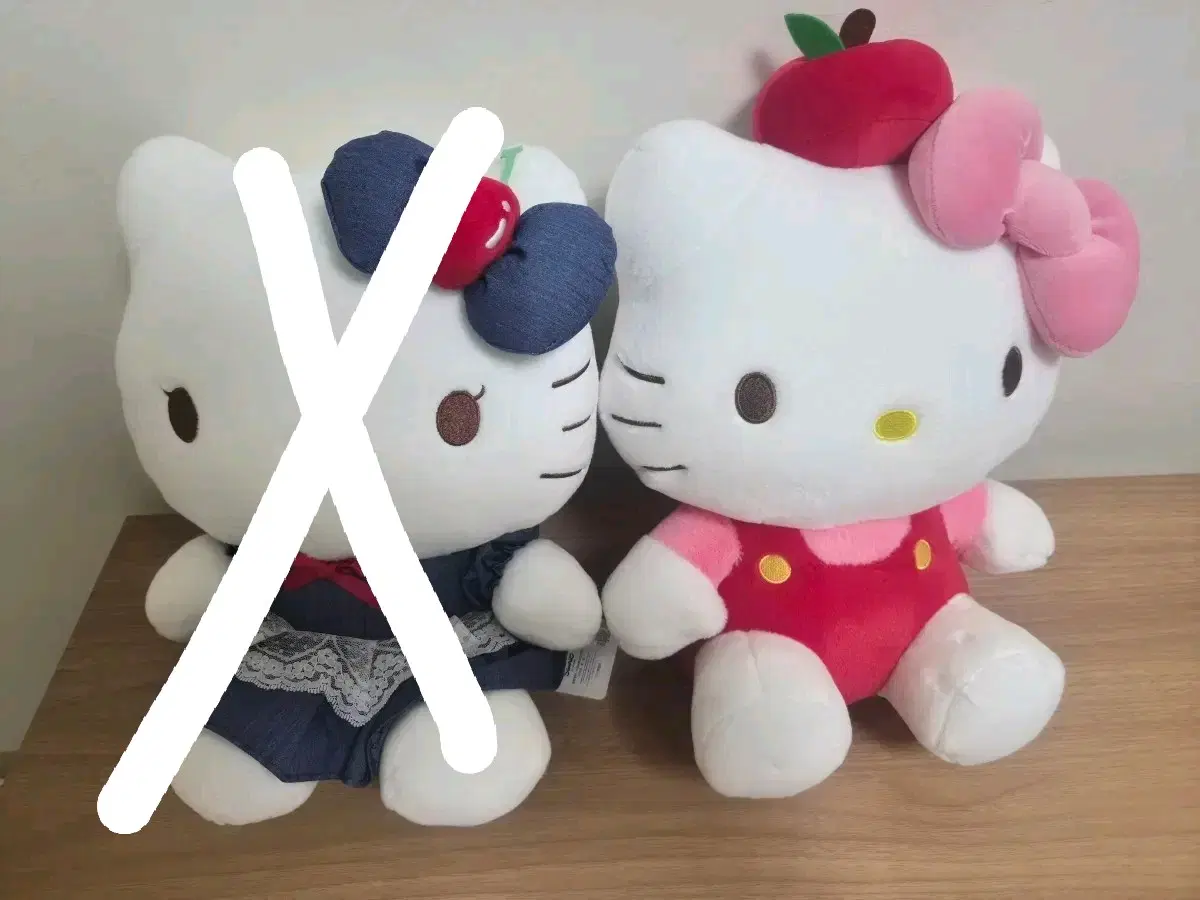 헬로키티 중형 인형 개당 판매 택있음