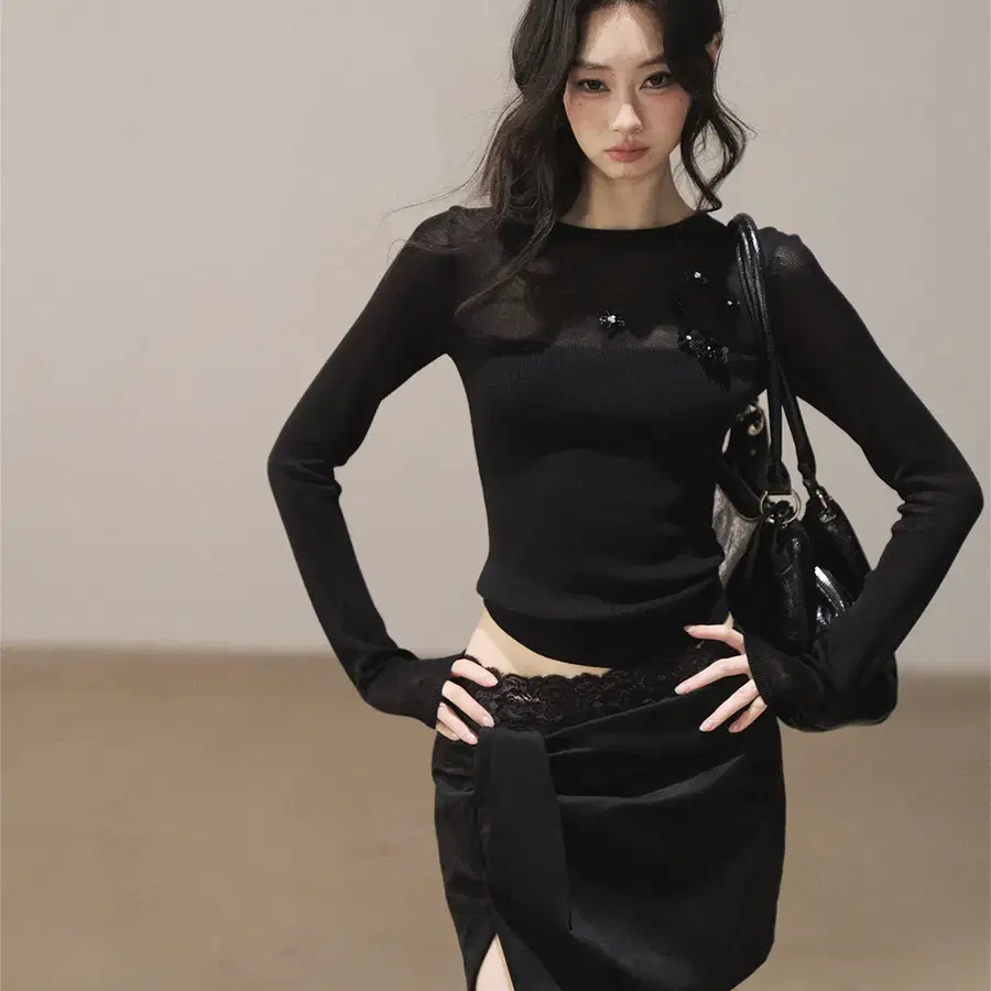 SHAOYEYAN 샤오예얀 블랙 시스루 베이스 롱슬리브 탑
