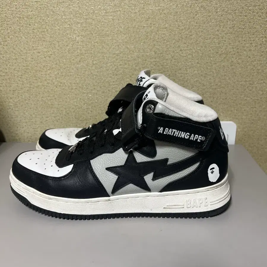BAPE STA 미드 블랙 그레이 화이트