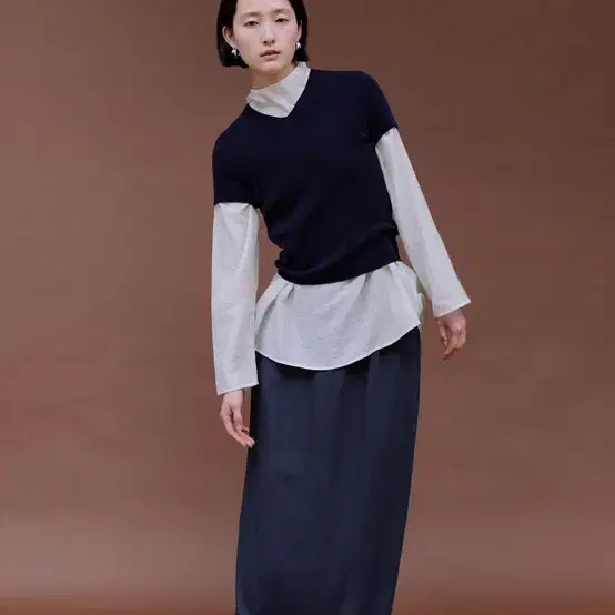 에토스 ethos HALF SLEEVE V-NECK KNIT 네이비