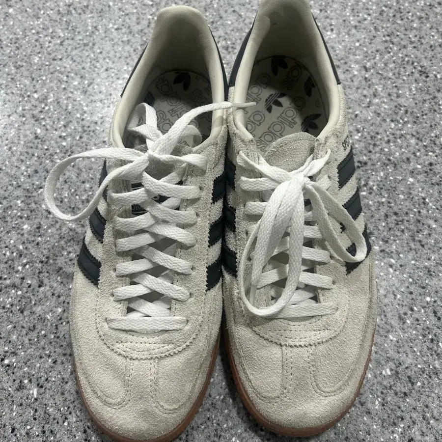 아디다스 스페지알 230