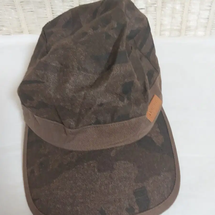 네파 카모플라쥬 창 모자 브라운