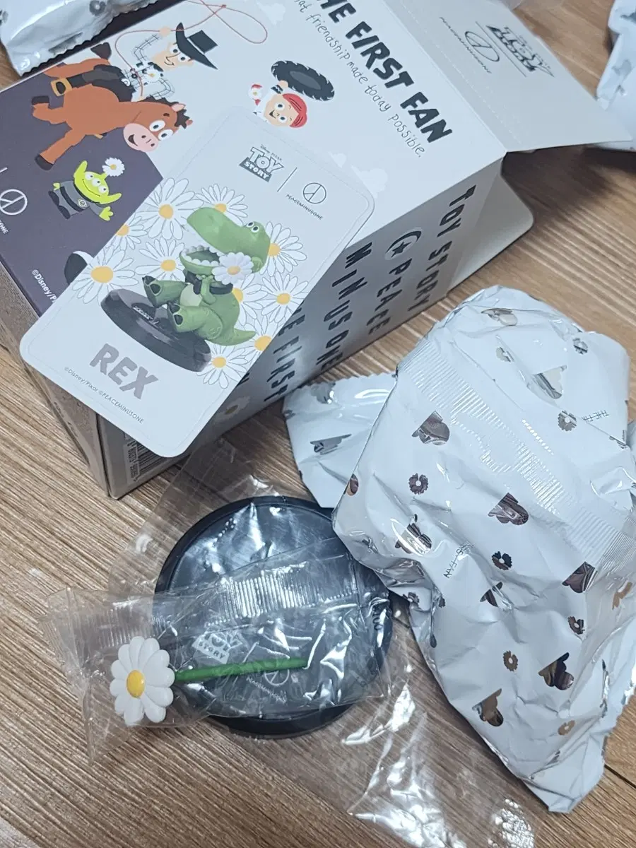 피스마이너스원 토이스토리 랙스 랜덤 피규어 블라인드 피규어 새상품
