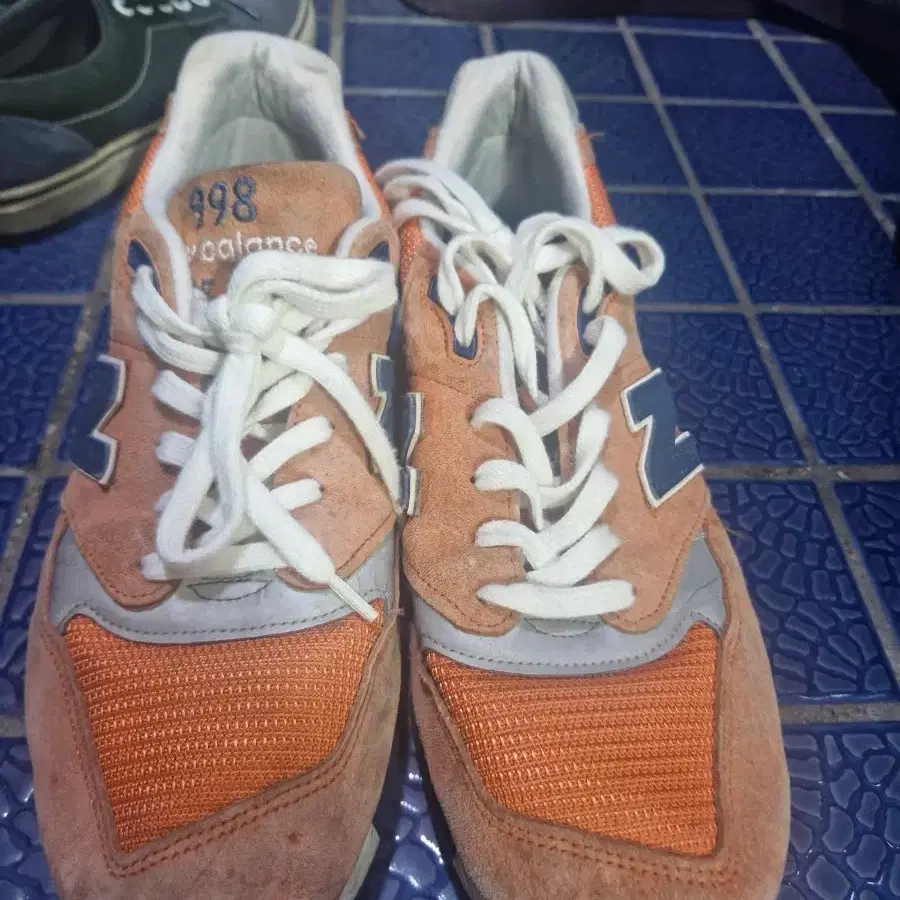 뉴발란스 998 오렌지 스웨이드 운동화