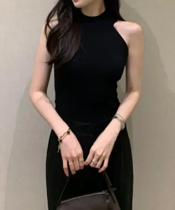 택 포함 새상품 FAVORIT 홀터넥 니트탑