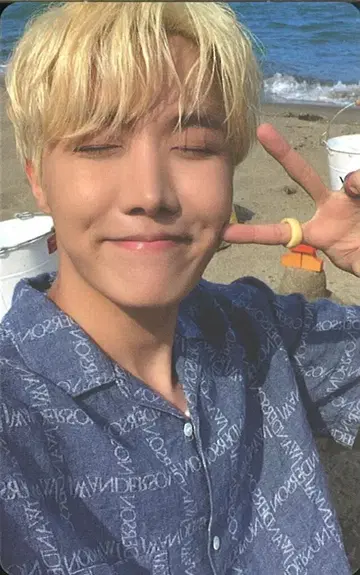 BTS 제이홉 버터 피치 트레이딩 카드