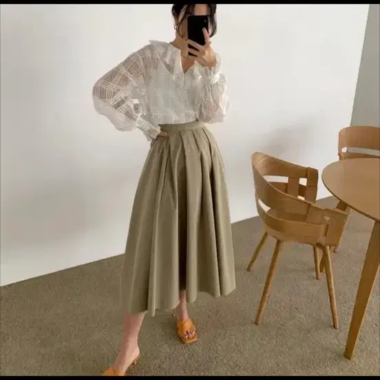 Orr 오르 프릴 블라우스 디테일