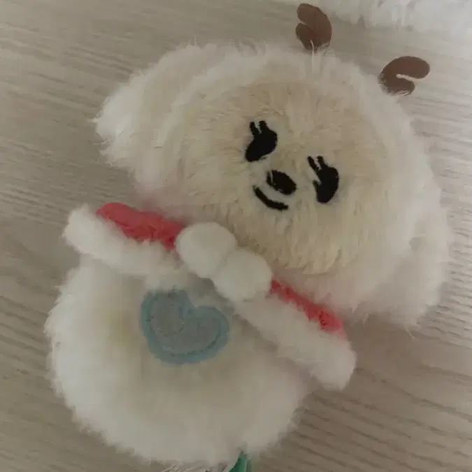 투바투 뿔바투 범규 홀리데이 밤긋 인형 팔아요