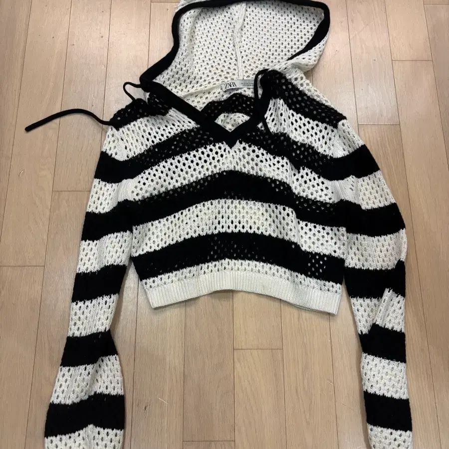 자라(zara) 크롭 니트 후드