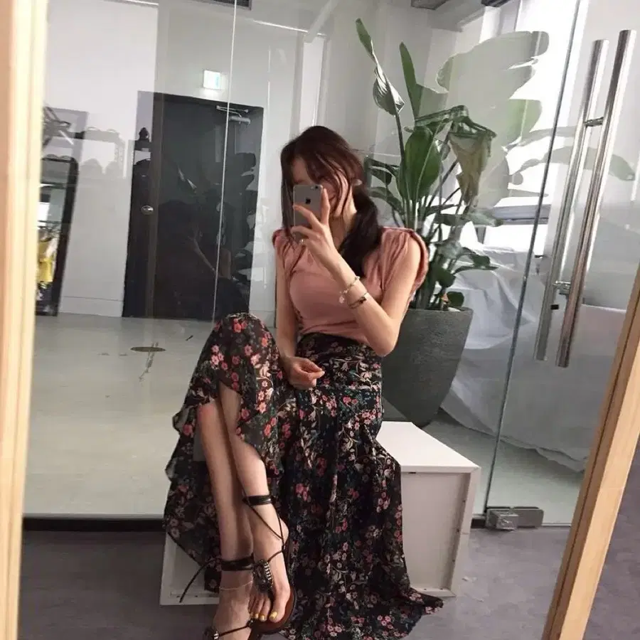 로즈팩토리 로즈니 셔링티+프릴스커트 SET