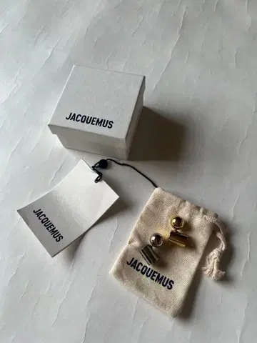 정가 66,900엔 새상품 JACQUEMUS 자크 뮈스 귀걸이 양쪽