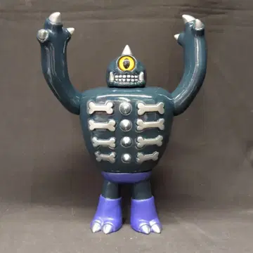SKULLTOYS 닥터 롤 2호 짙은 녹색 성형/보라색/노랑 눈
