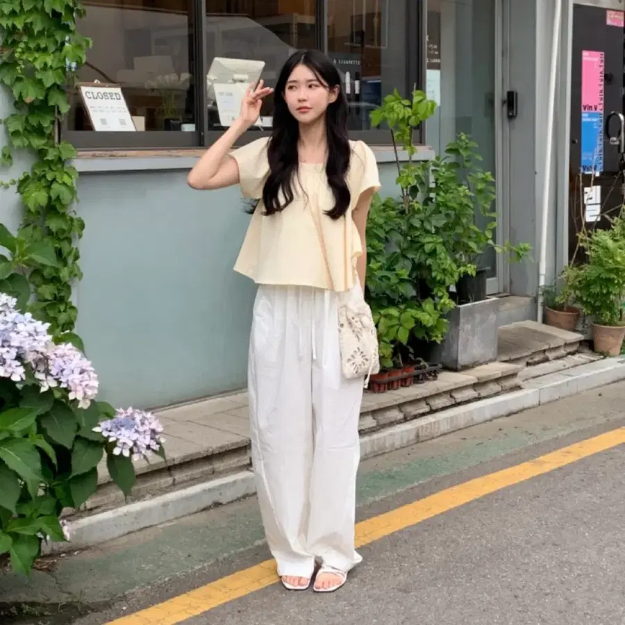 에이딘에이블 버터플라이 스퀘어넥 블라우스