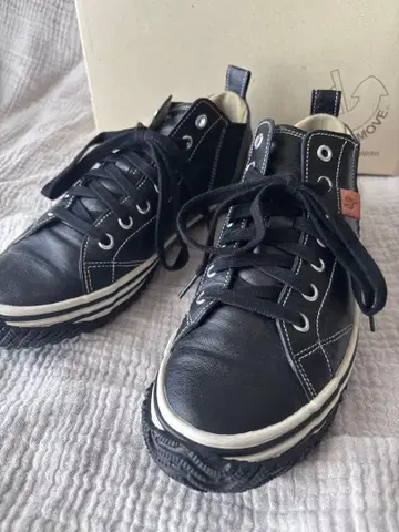 SPINGLE MOVE 스니커즈 블랙