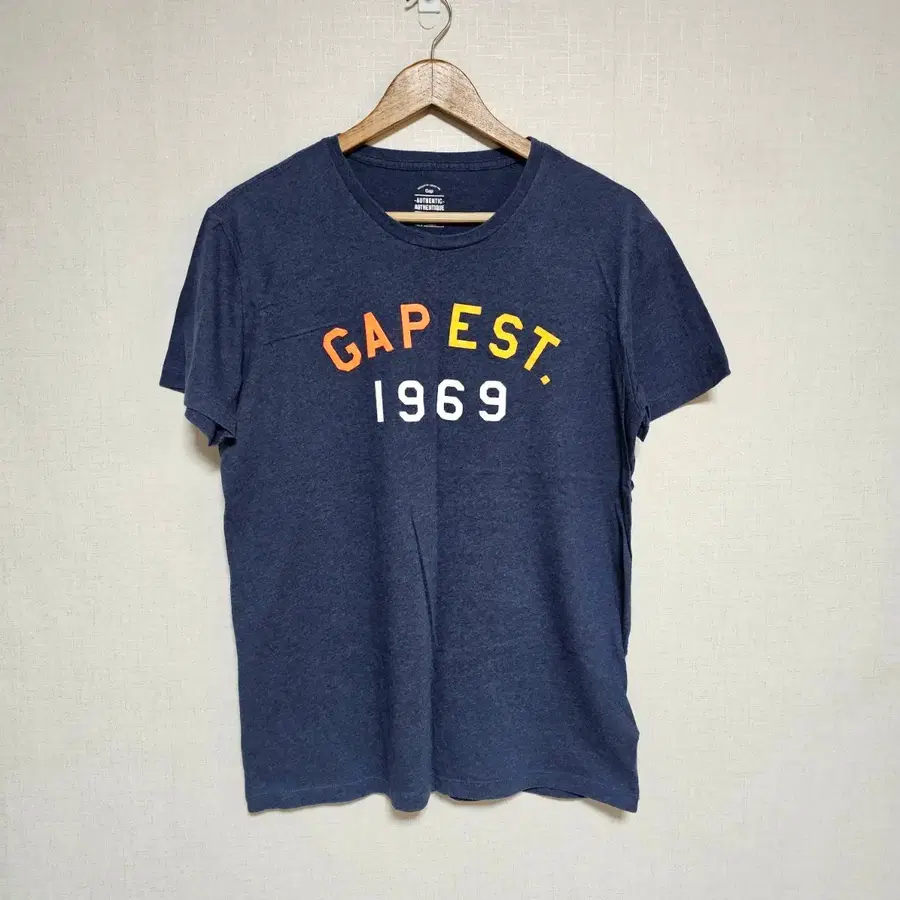 GAP반팔티 100사이즈
