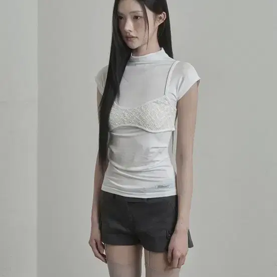 이네기 반소매티셔츠 Lace Bustier Half Neck Top 팔아요