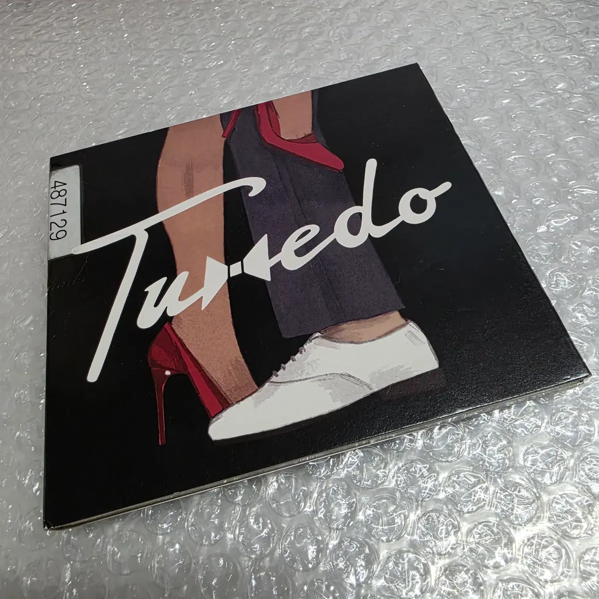 Tuxedo (턱시도) - Tuxedo