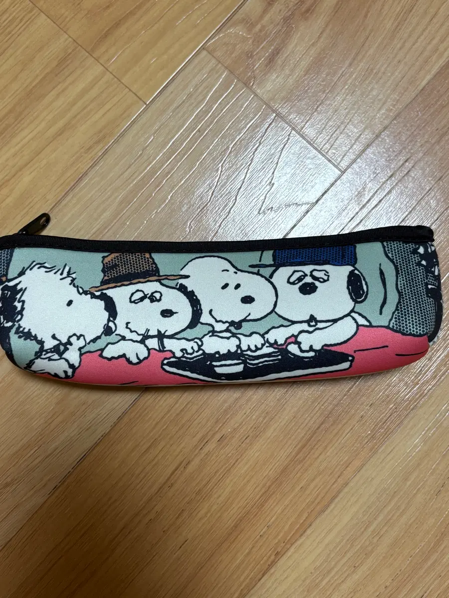 스누피 필통