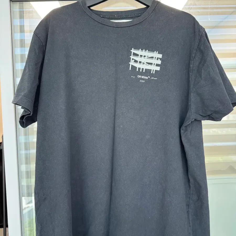 오프화이트 20SS 인더스트리얼 오버핏 티셔츠 M