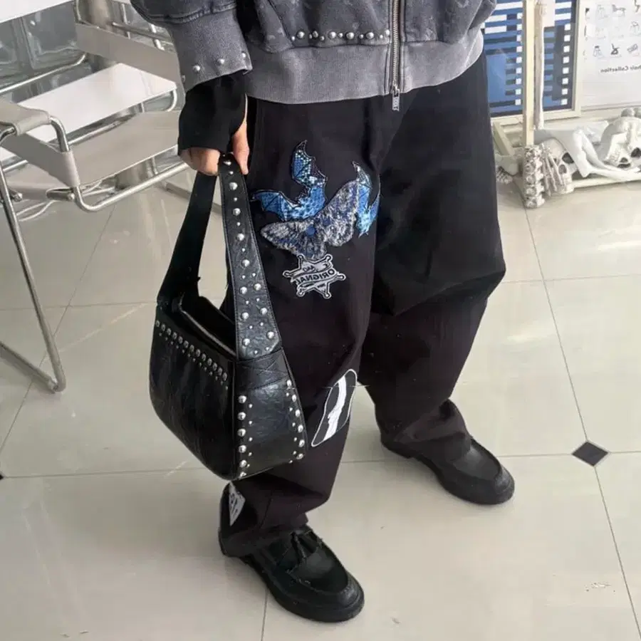 VIE DIT OVER STUD LEATHER SHOULDER BAG