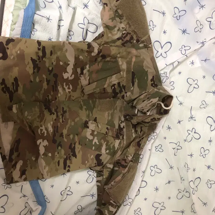 미 육군의 OCP(Operational Camouflage Pattern) 전투복 상의