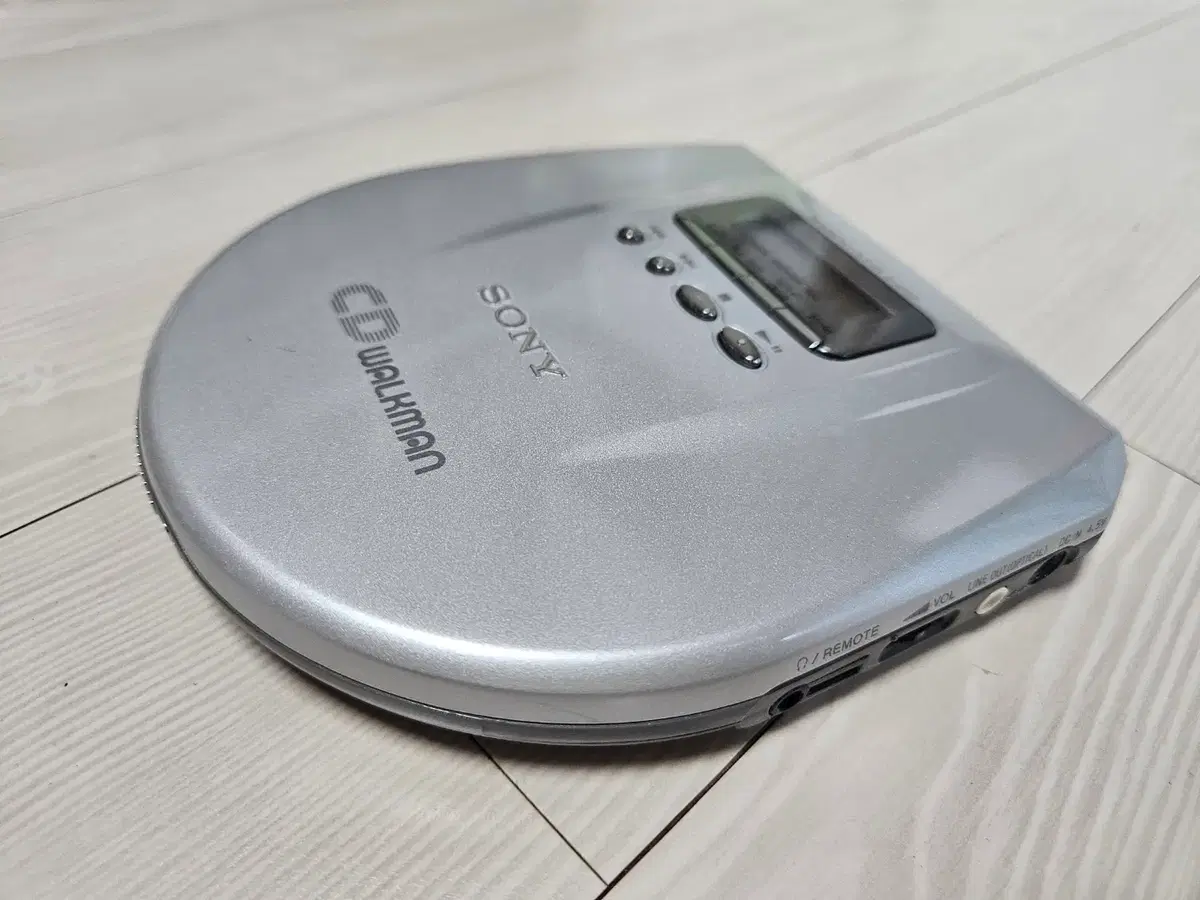 SONY D-E707 실버(정크)