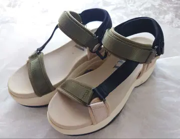 ZARA 통굽 스포츠 샌들 카키 베이지 37
