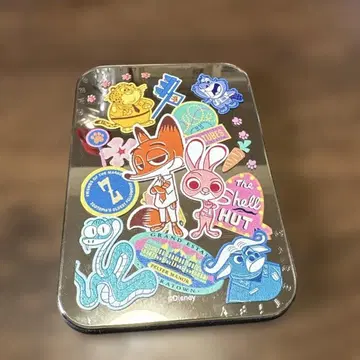 3일간만 판매 CASETiFY 주토피아 마그넷식 거울 카드 케이스