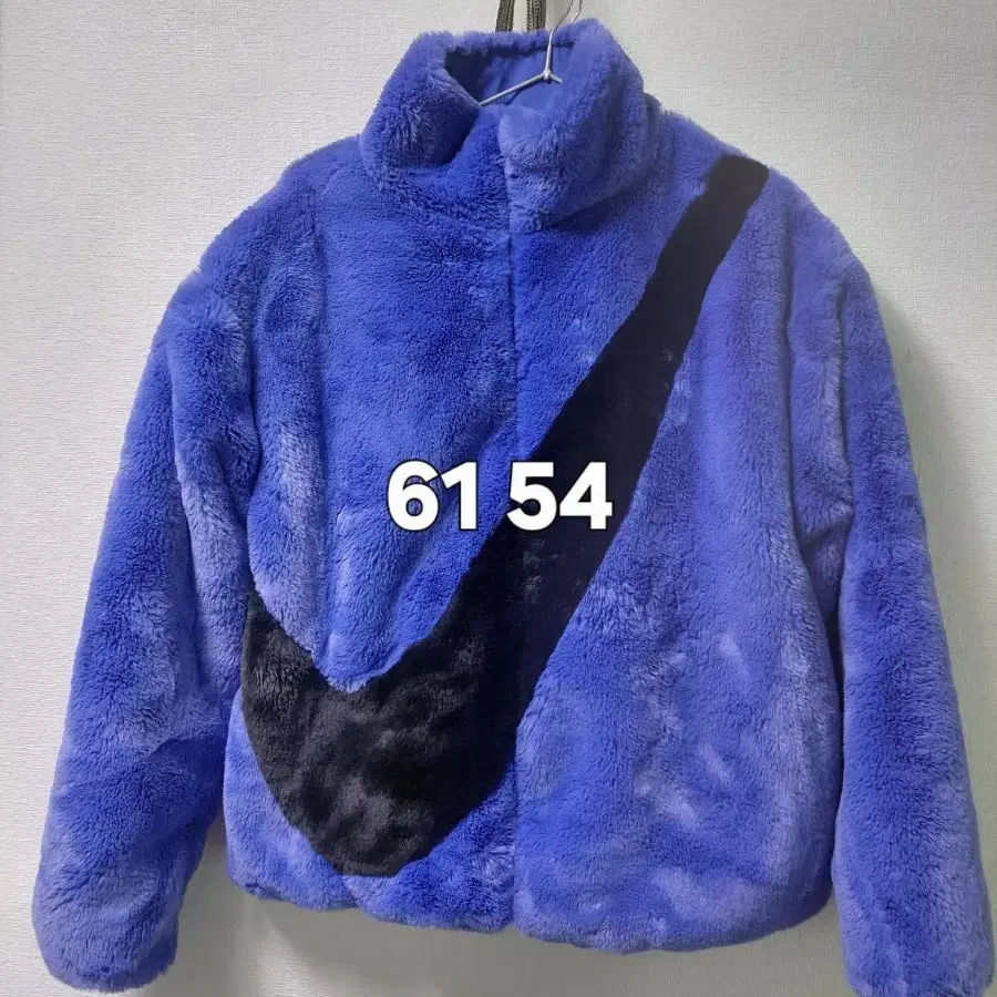나이키페이크퍼점퍼L날씬66까지?