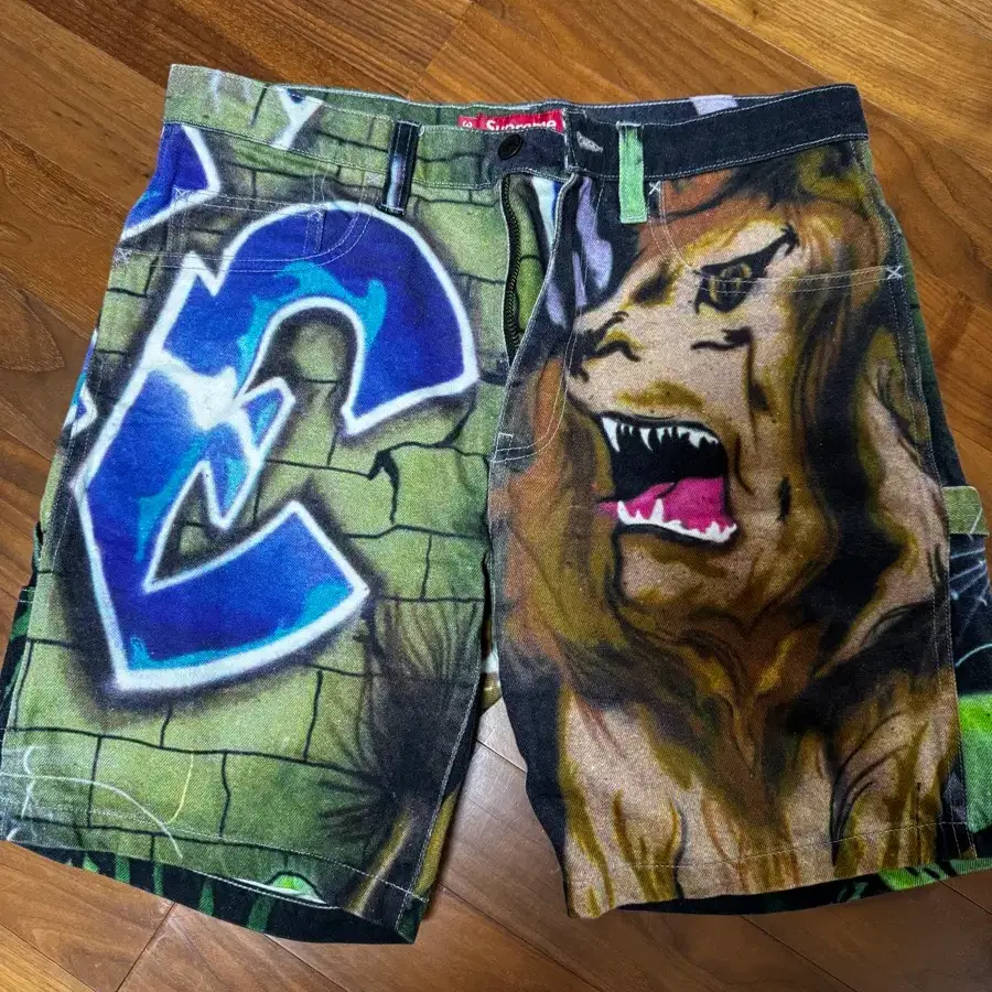 슈프림 Supreme Lion's Den Painter 반바지 30