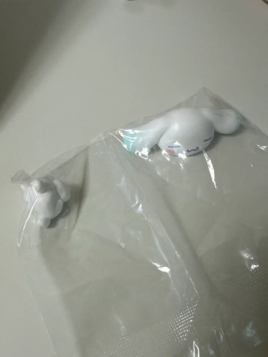 산리오 갸우뚱 가챠 시나모롤B