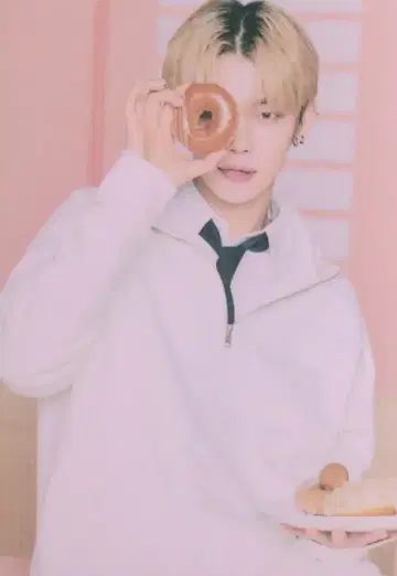 TXT YEONJUN Bake Shop 9/10