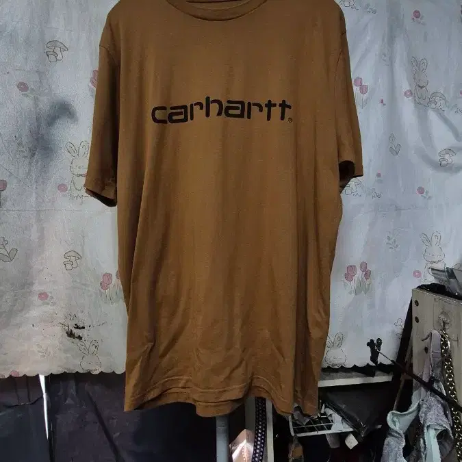 컬하트 티셔츠