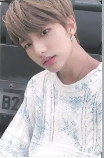 StrayKids YELLOW WOOD 현진 트레이딩 카드 외 셀카