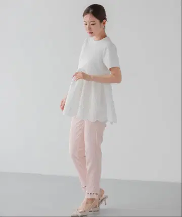 [ 새상품 ] Fit more 핏모어 밑단 스캘럽 리본 티셔츠