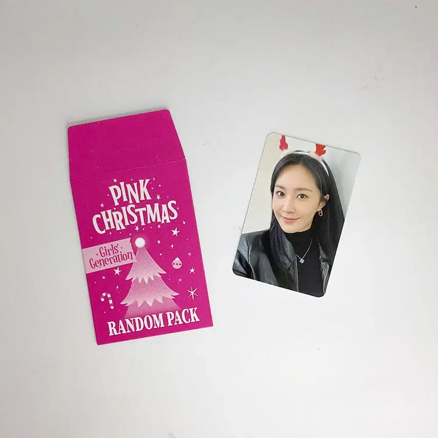 少女時代 ユリ 2023ピンククリスマスフォトカードポカ2ガールズジェネレーションSNSD YURI 2023 PINK CHRISTMAS PHOTOCARD 2