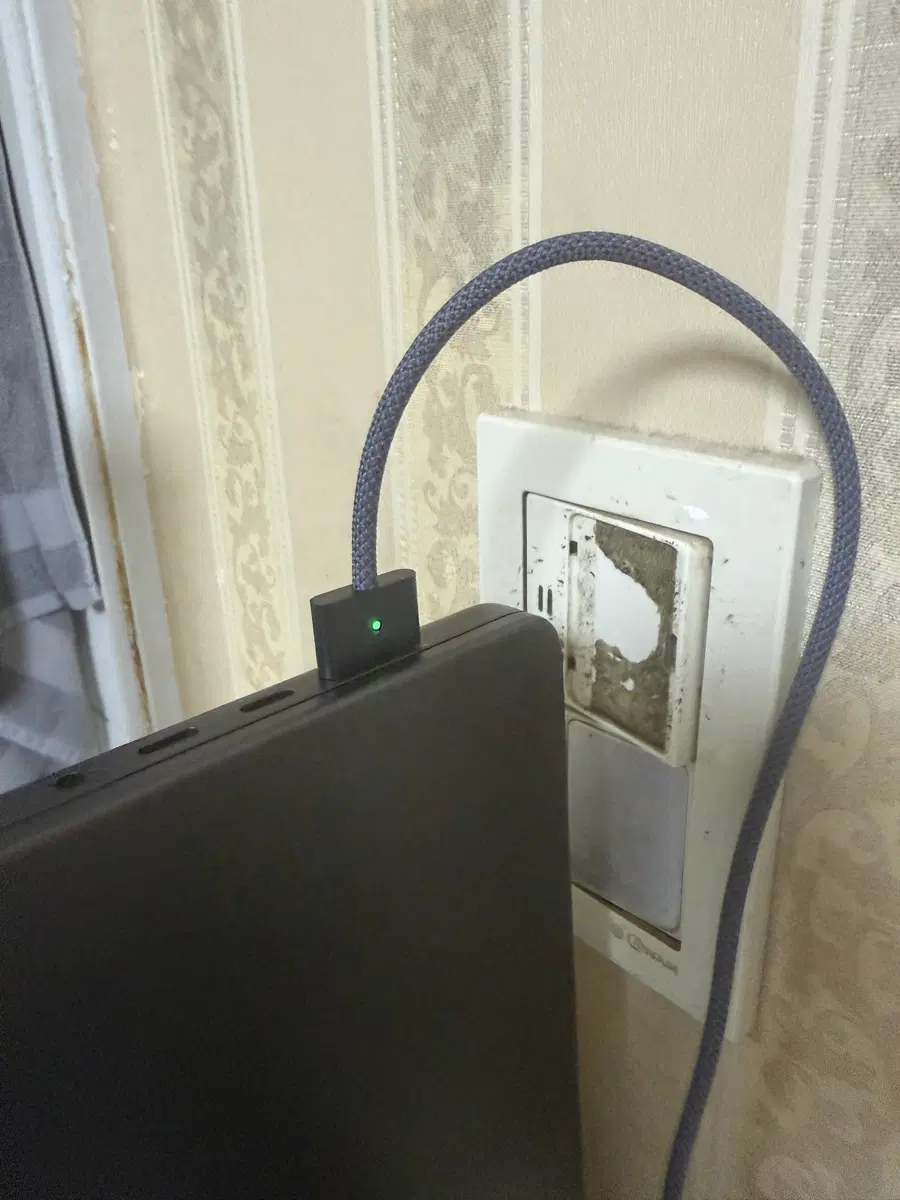 맥세이프 USB-C 충전 케이블 (LED 표시) 판매합니다