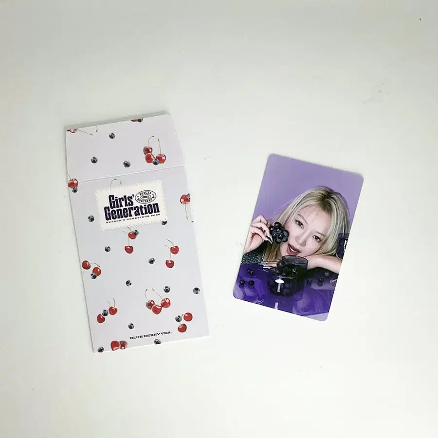 소녀시대 효연 2025 시즌그리팅 포토카드 B_1 GIRLS' GENERATION HYOYEON 2025 SEASON'S GREETINGS PHOTOCARD B_1