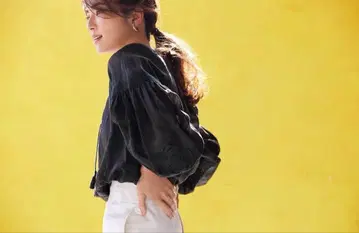 23구 린넨 블라우스 자수 루즈핏 나카무라 안 착용